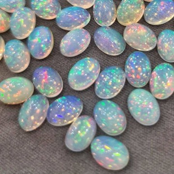 Opal, Welo Etiopisk cabchabon 6x4 mm AAA+ kvalitet
