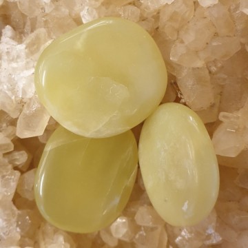 Jade, lime flat lommestein AAA-kvalitet 500 gram