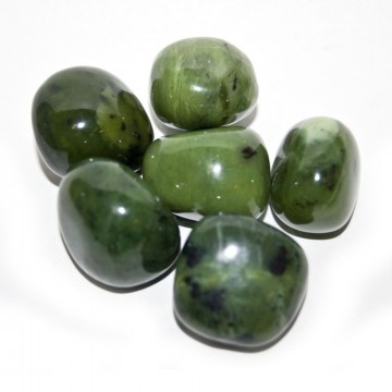 Jade, grønn ekte Canada Tromlet Medium AAA-kvalitet