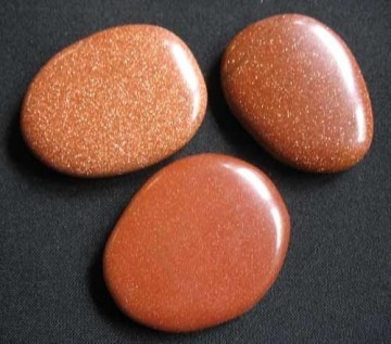 Stjernestein, rød (Syntetisk) flat lommestein 30-50 mm