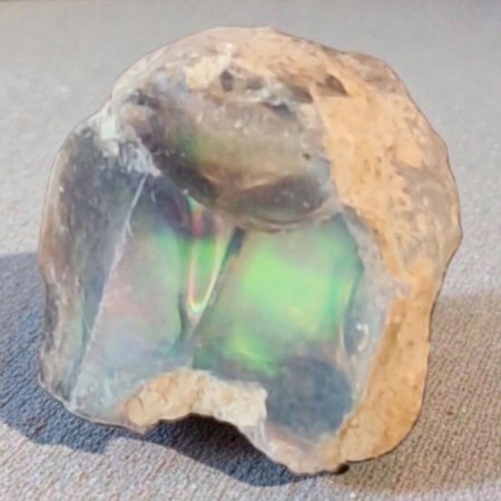 Opal, svart fra Etiopia Rå 1,73 gram AAA-kvalitet