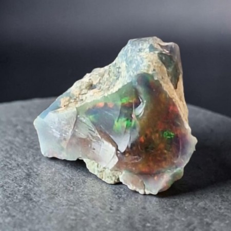 Opal, svart fra Etiopia Rå 1,18 gram AAA-kvalitet