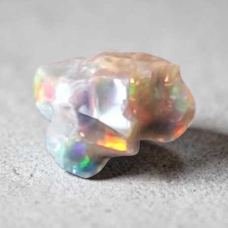 Opal, svart fra Etiopia Rå 0,51 gram AAA-kvalitet